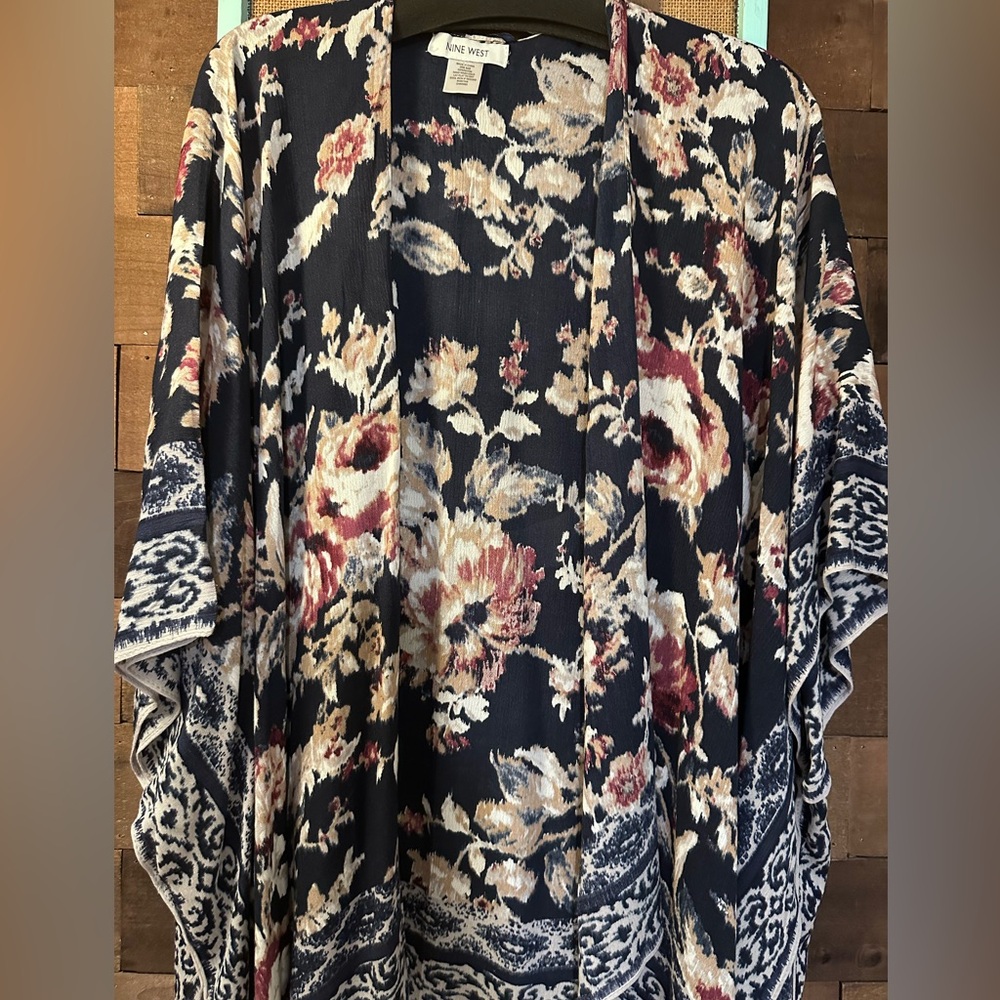 Nine West Floral Kimono *Buyers Choice* NWT Black, Cream or Navy, OSFM - Picture 5 of 13
